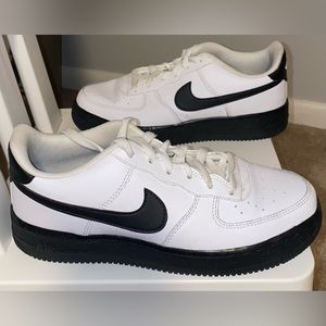 Nike Air Force 1 Size: Youth 6.5 Color Black/White
